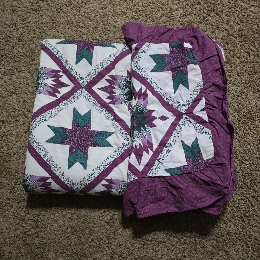 paw twin size Reversible‎ quilt with shams  95"x53"